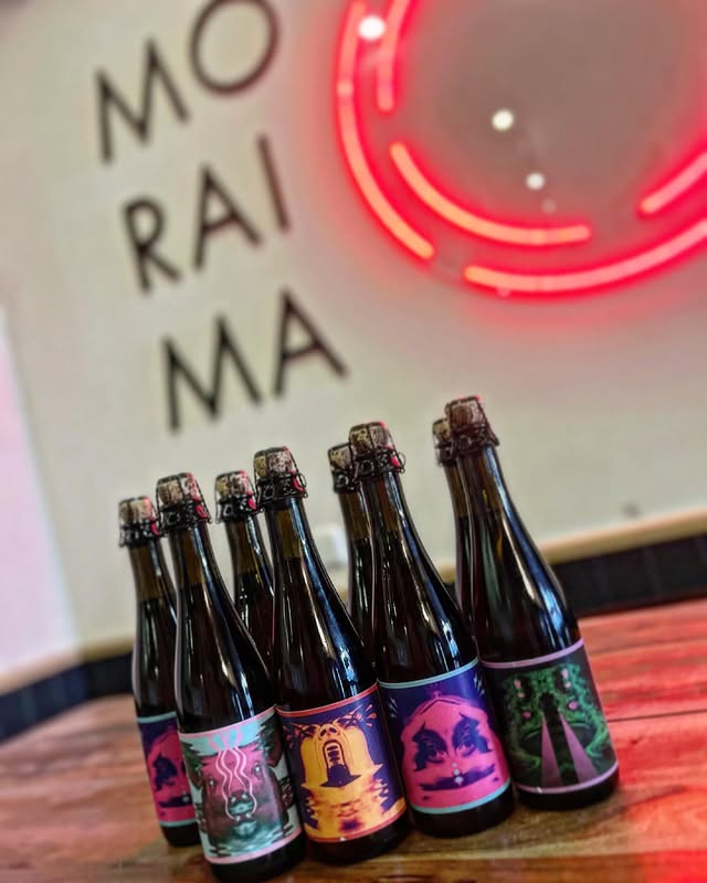 Botellas de cerveza artesana en Cervecerías Moraima
